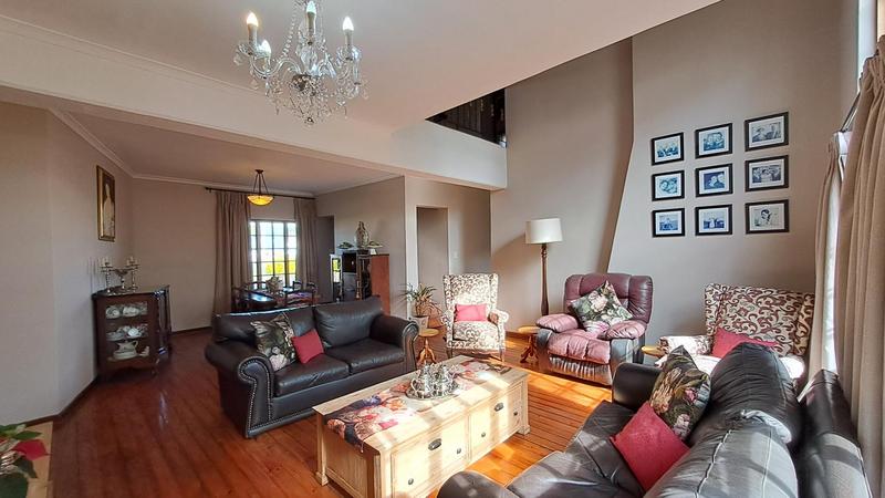 4 Bedroom Property for Sale in Albertinia Western Cape